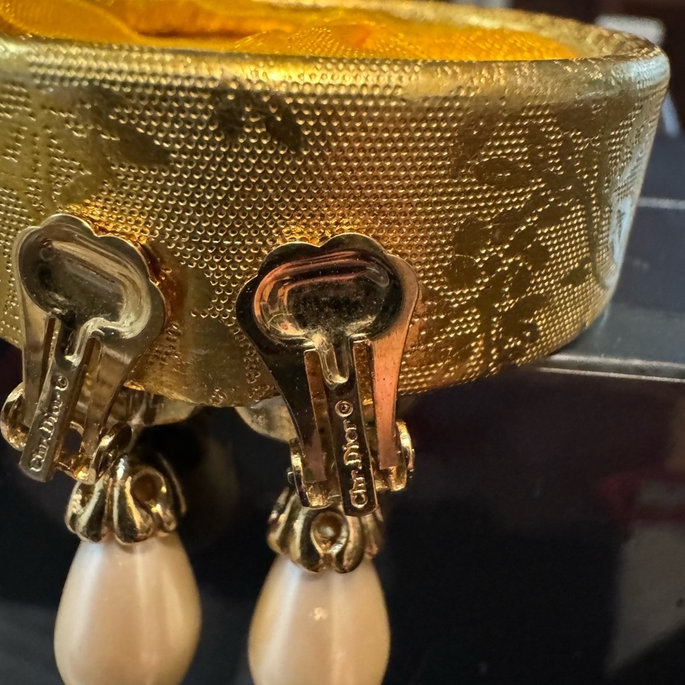Christian Dior Vintage Clip-on Earrings - Picture 4 of 6
